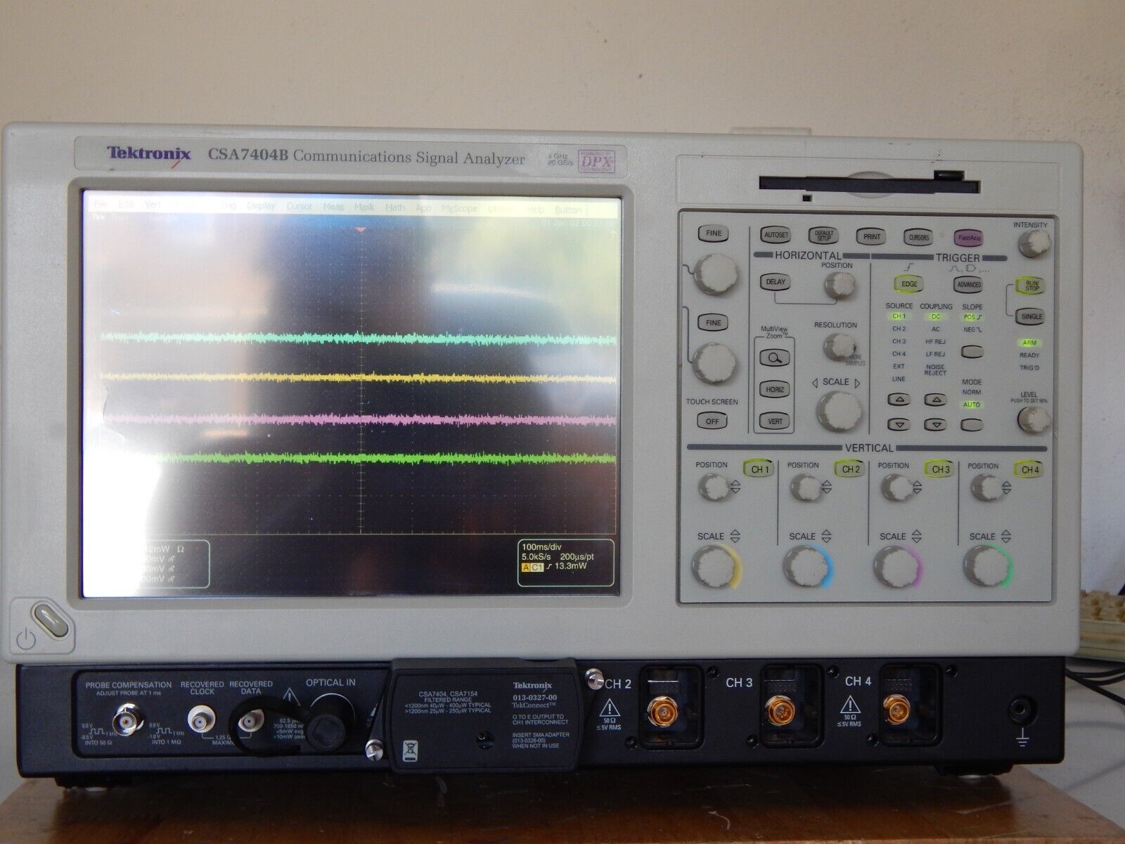 TEKTRONIX CSA7404B Communications Signal Analyzer, 4 GHz, 4 Ch., 20 GS/s TEKTRONIX CSA7404B Communications Signal Analyzer, 4 GHz, 4 Ch., 20 GS/s
